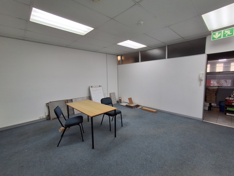 To Let Commercial Property for Rent in Beacon Bay North Eastern Cape